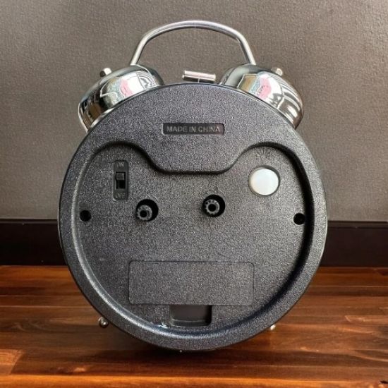 Gümüş Metal Alarmlı Masa Saati resmi