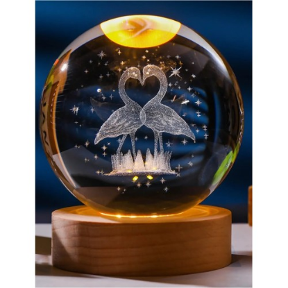Ahşap Tabanlı LED Işıklı Flamingo Figürlü Kristal Küre resmi