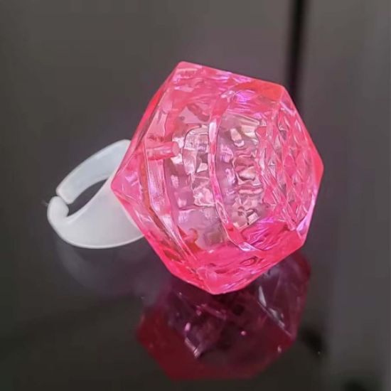 Kristal Tasarımlı Led Işıklı Pembe Yüzük  resmi