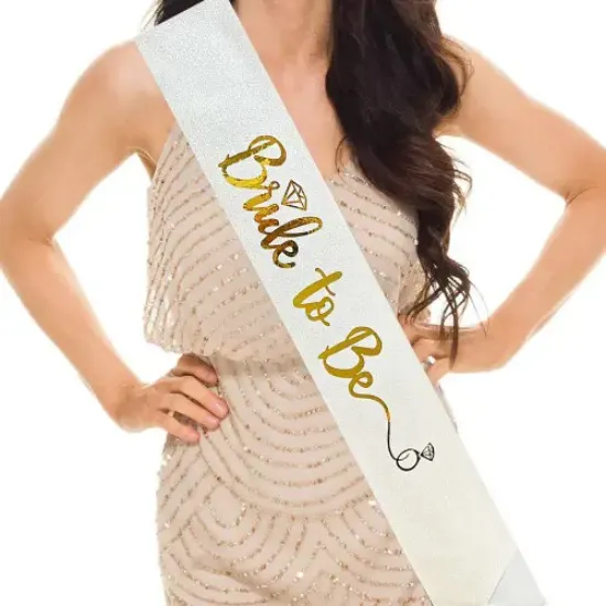 Altın Bride To Be Yazılı Beyaz Kuşak resmi