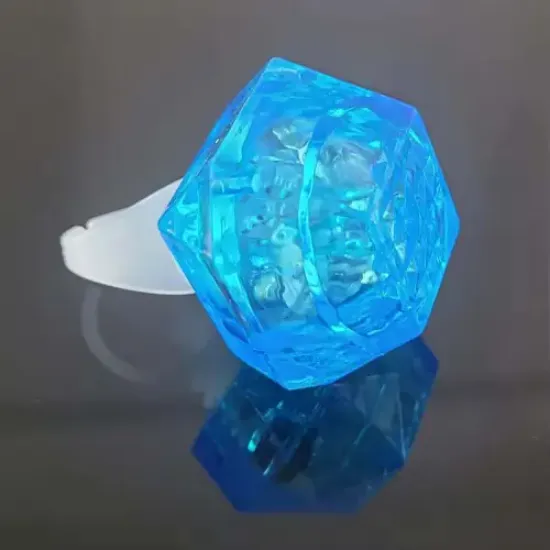 Kristal Tasarımlı Led Işıklı Mavi Yüzük resmi