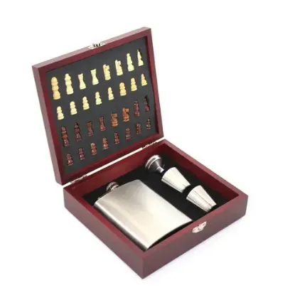 Ahşap Kutulu Satrançlı Matara Seti 8 oz  resmi