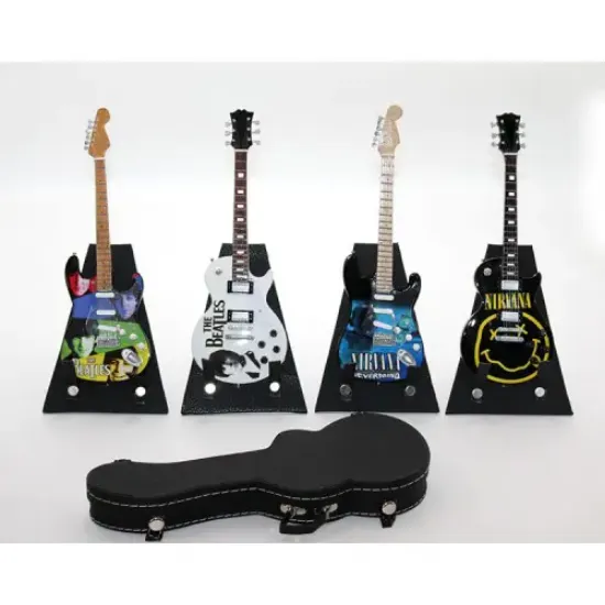Çantalı Gitar Figürü resmi