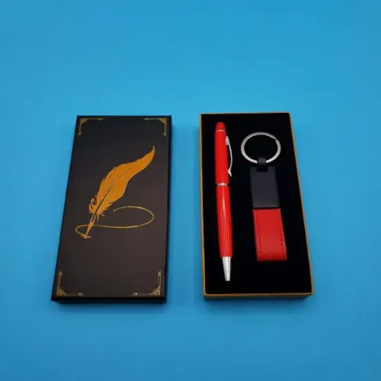 Kutulu Kırmızı Deri Anahtarlık ve Touchpen Tükenmez Kalem Hediye Seti  resmi
