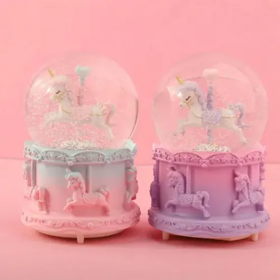 Orta Boy Müzikli Unicorn Kar Küresi resmi