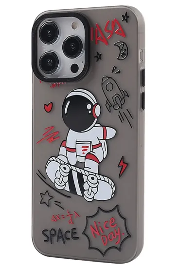 Newface iPhone 13 Pro Max Kılıf Prada Desenli Kapak - Prada Siyah - 1 resmi