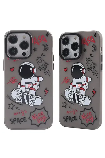Newface iPhone 13 Pro Max Kılıf Prada Desenli Kapak - Prada Siyah - 1 resmi