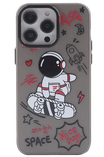 Newface iPhone 14 Pro Kılıf Prada Desenli Kapak - Prada Siyah - 1 resmi